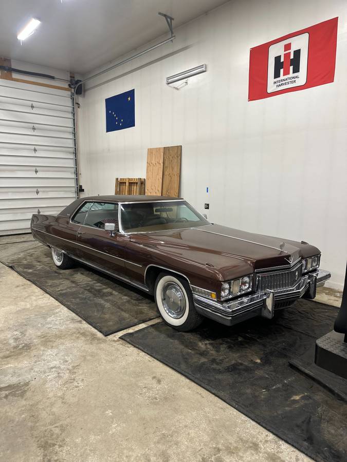 Cadillac-coupe-deville-1973-Brown