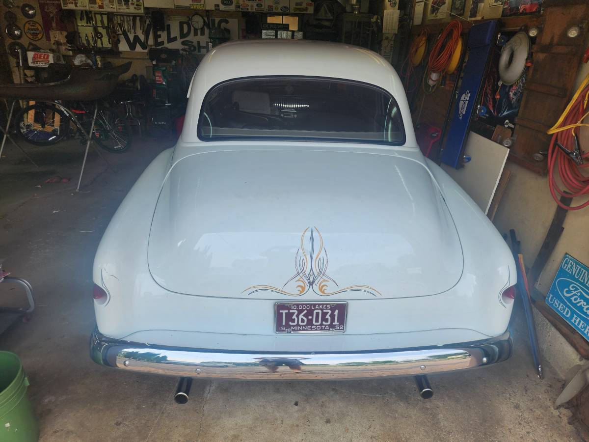 Checy-1952-white