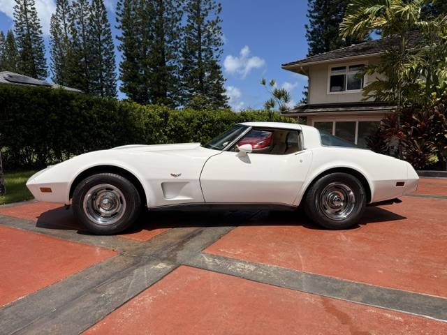 Cheverolet-corvette-1978-White
