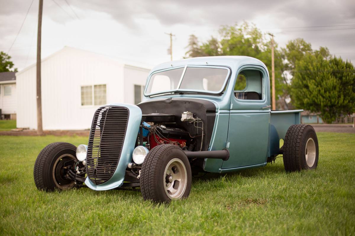Chevrolet-1946-blue