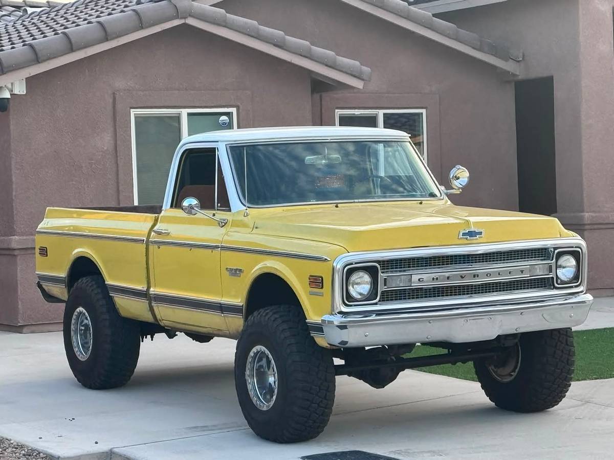 Chevrolet-1996-yellow