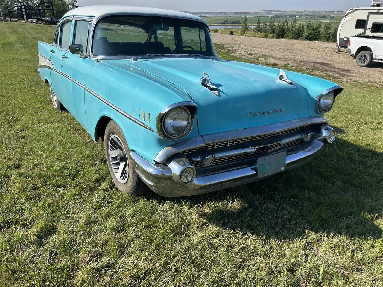 Chevrolet-2-dr-sedan-1957-BlueWhite-Blue