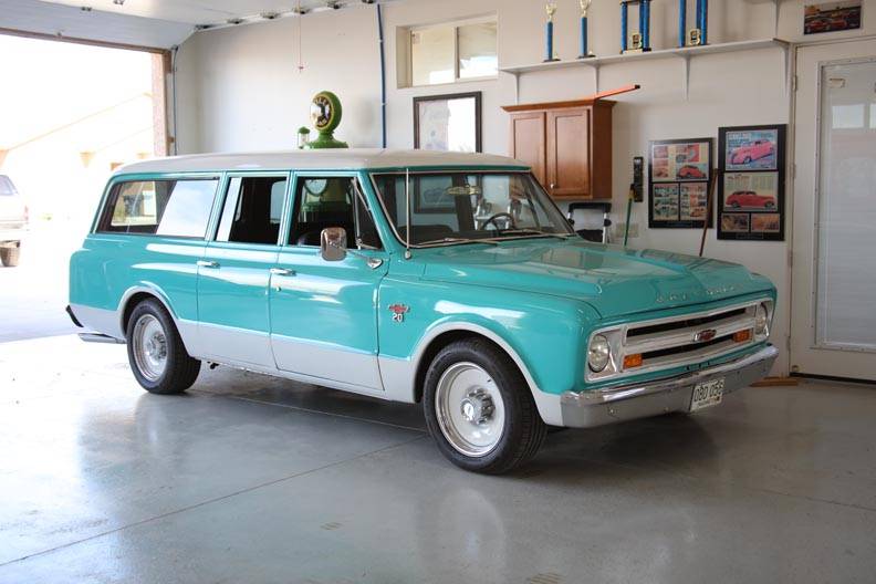 Chevrolet-3-door-surburban-1967-custom