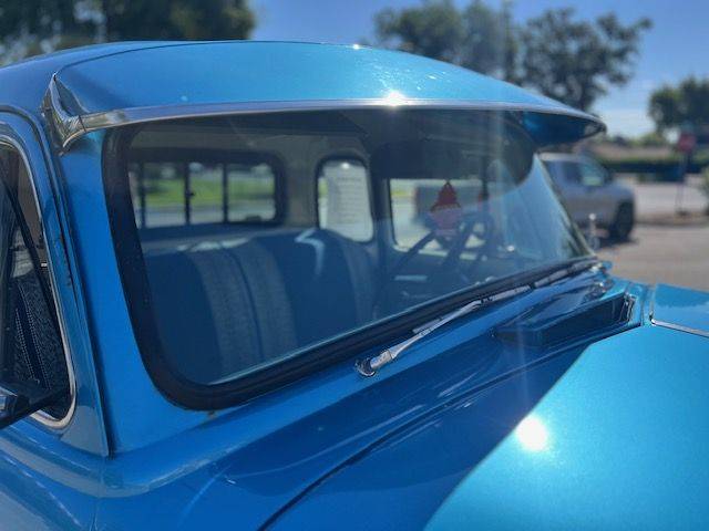 Chevrolet-3100-5-window-truck-1954-blue
