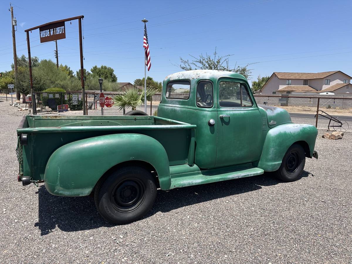 Chevrolet-3100-five-window-1955