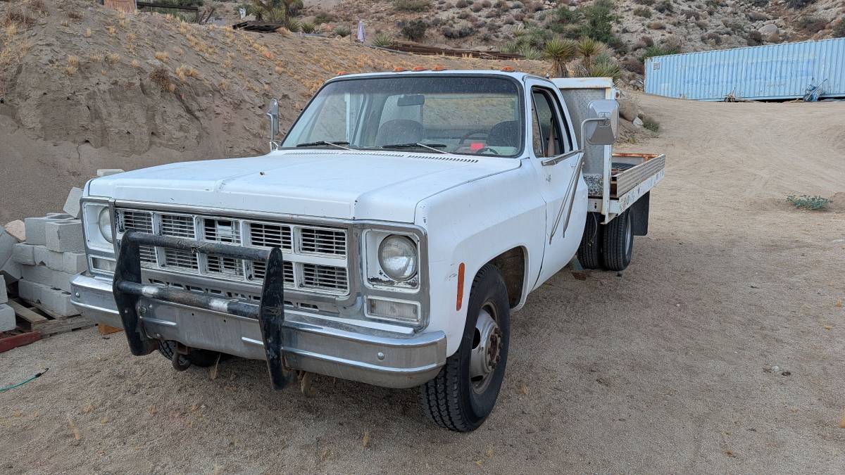 Chevrolet-3500-1979-white