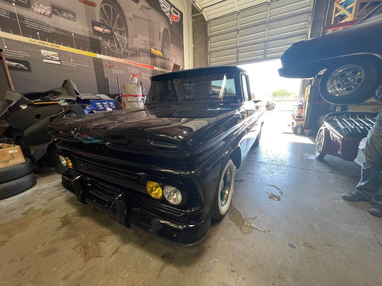 Chevrolet-Apache-1961-Black-Black