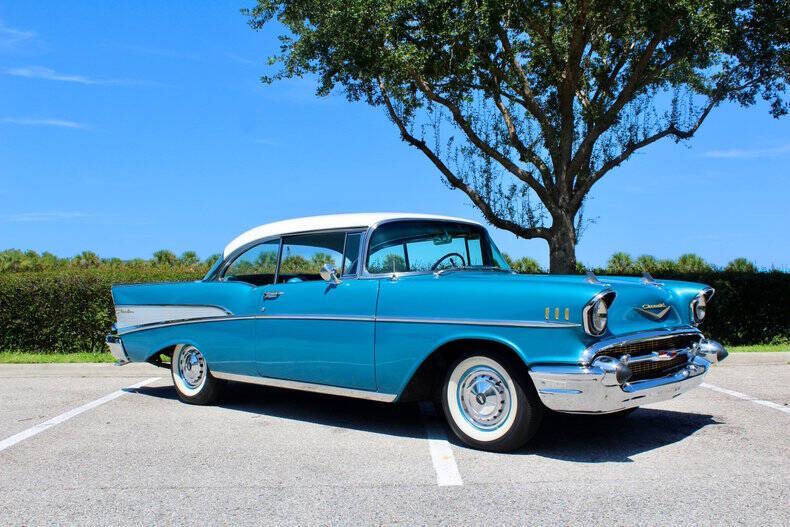 Chevrolet-Bel-air-1957-Blue