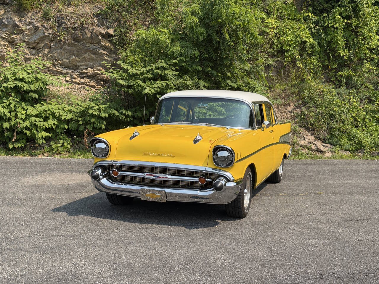 Chevrolet-Bel-air-1957-Yellow-Charcoal