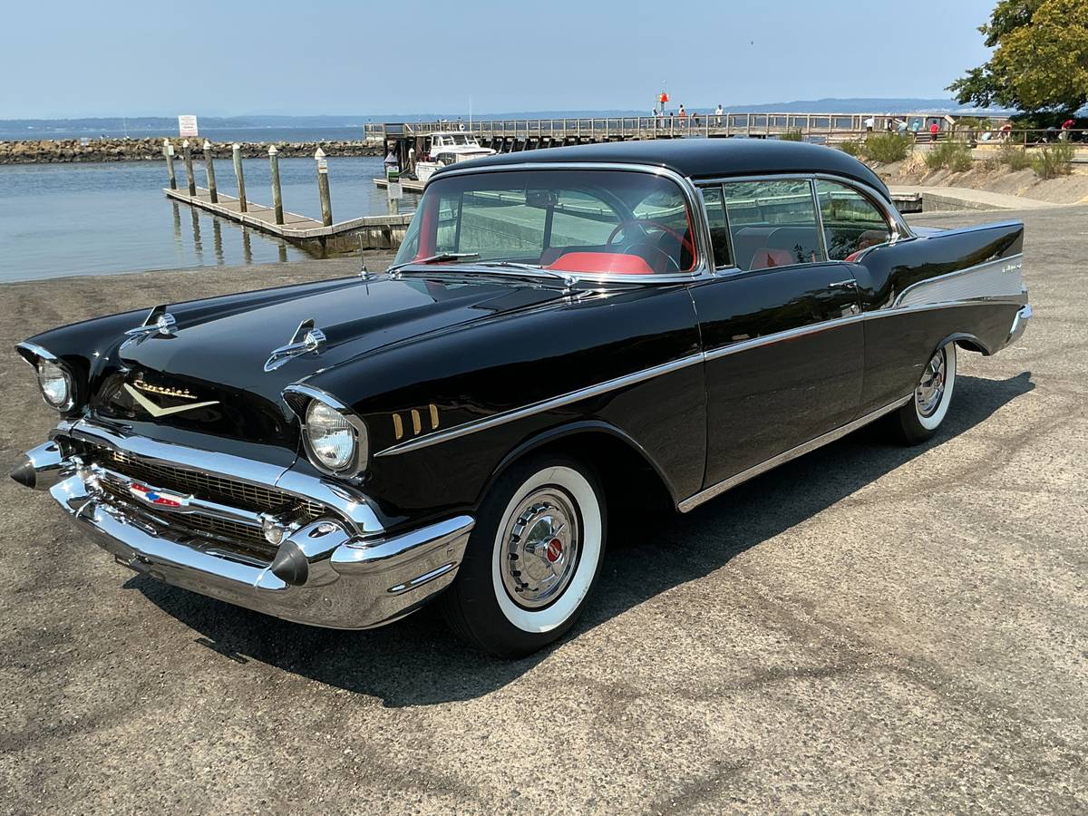 Chevrolet-Bel-air-no-post-coupe-1957-black