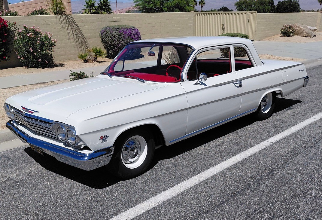 Chevrolet-Biscayne-1962-Sedan-Red