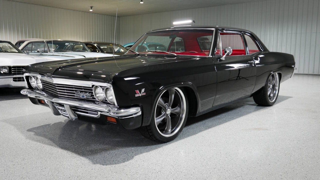 Chevrolet-Biscayne-1966-Black-Red