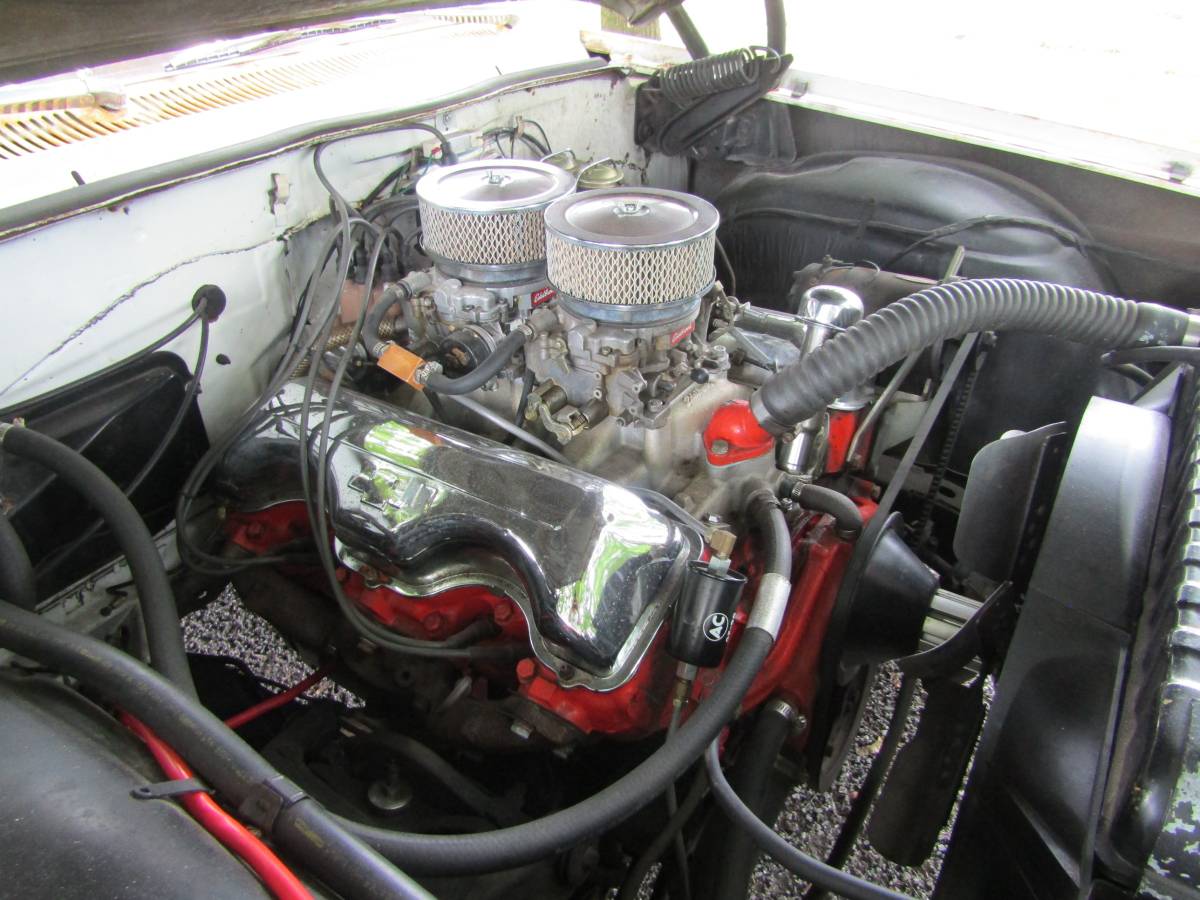 Chevrolet-Biscayne-wagon-1962-white