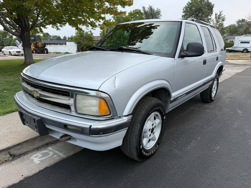 Chevrolet-Blazer-1995-silver