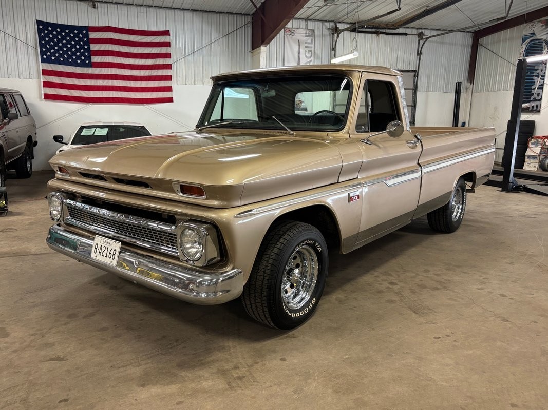 Chevrolet-C-10-1966-Pickup-Truck-Black