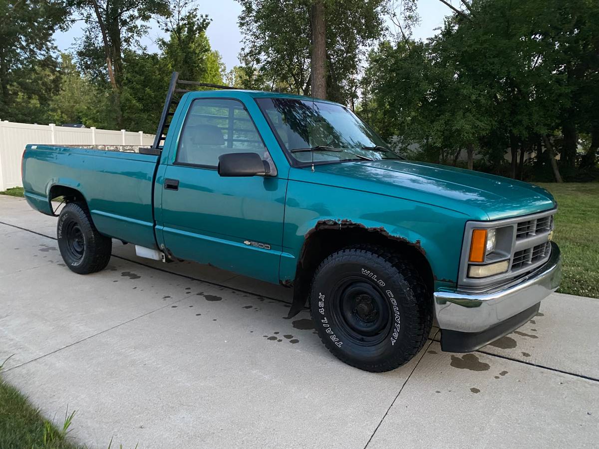 Chevrolet-C-1500-1995-green