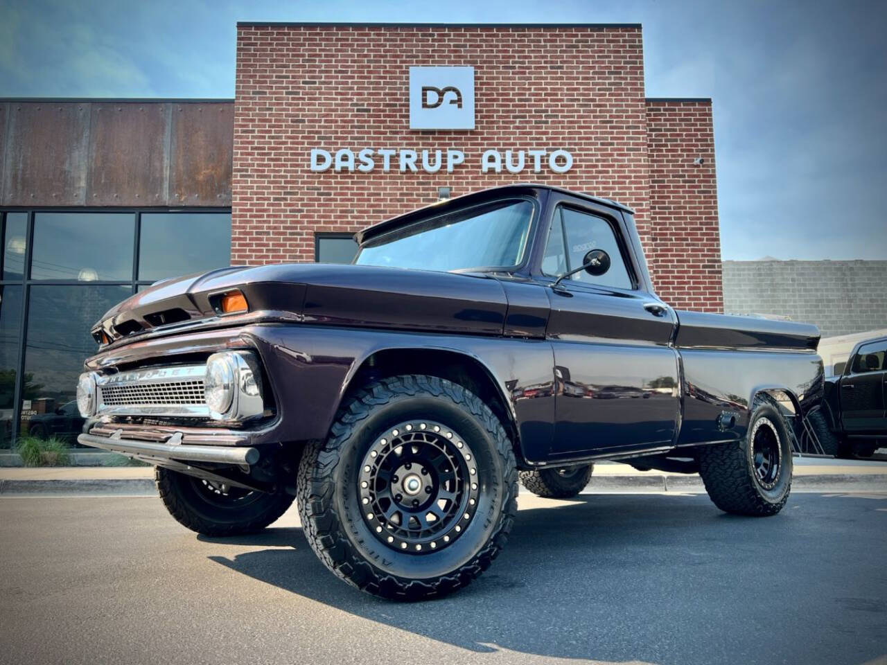 Chevrolet-C10-1966-Porsche-Purple-Black