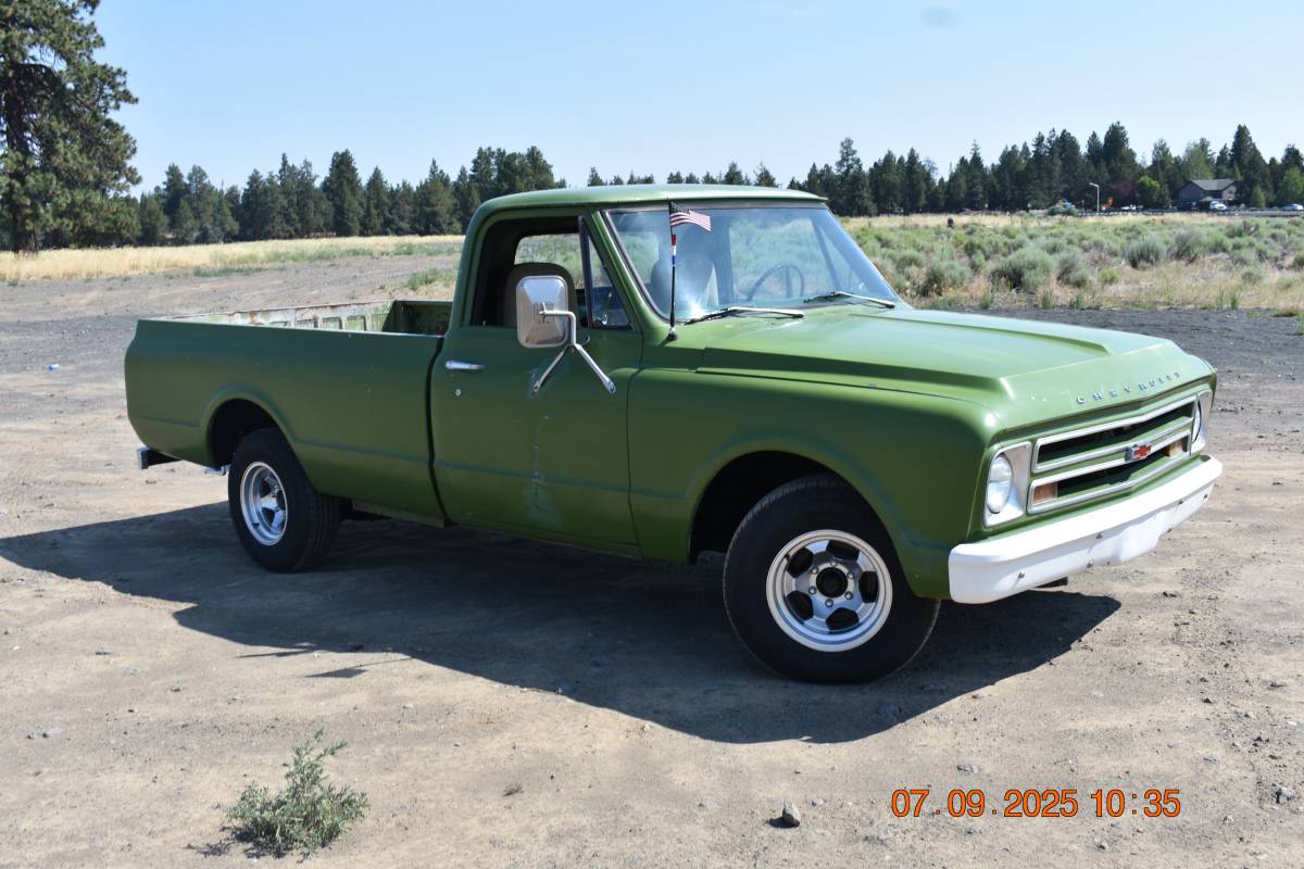 Chevrolet-C10-1967-green