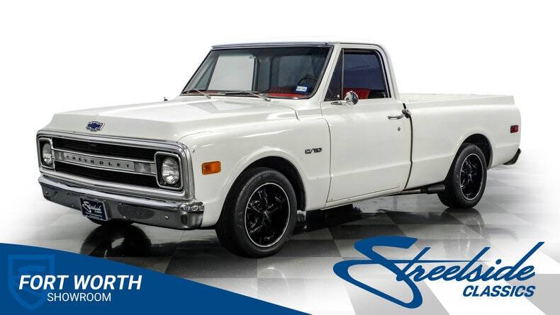 Chevrolet-C10-1969-White-Black