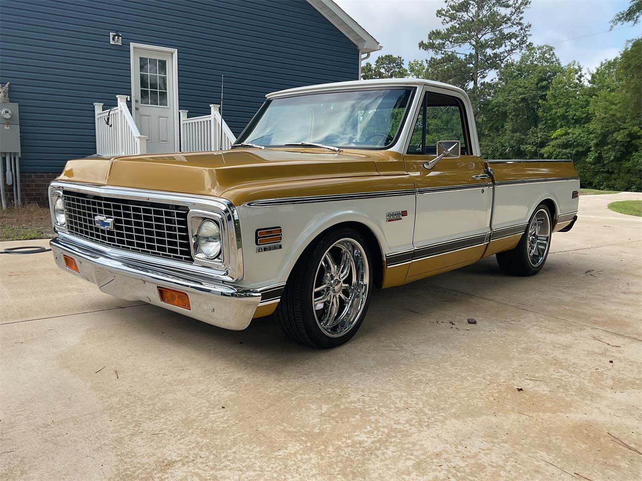 Chevrolet-C10-1971-Ochre-and-white-Black
