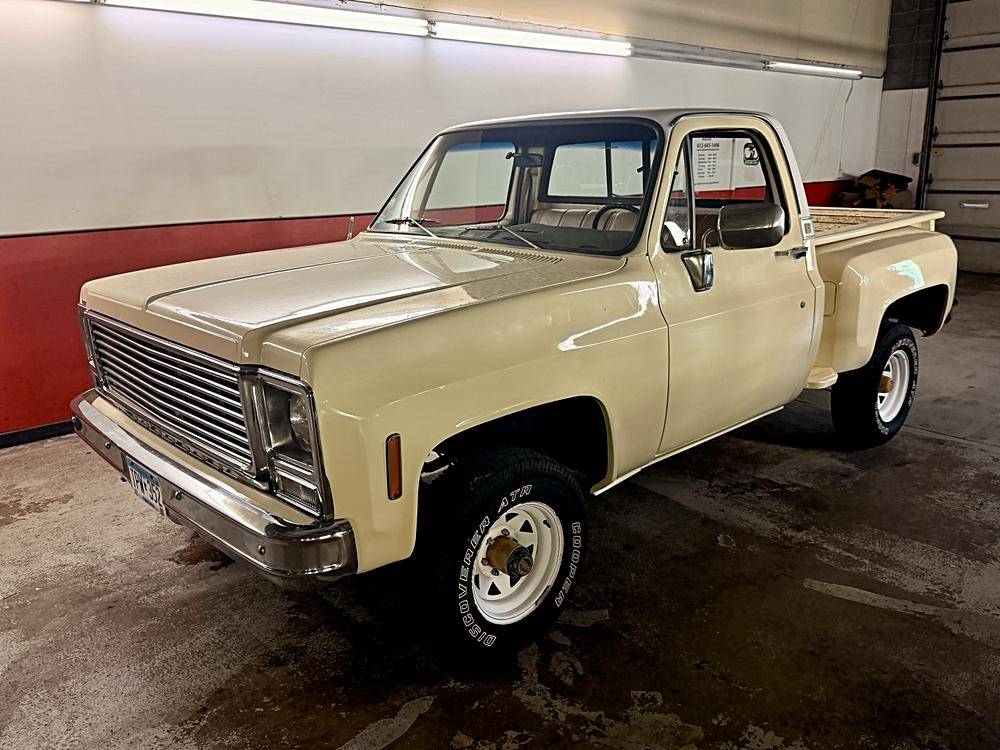 Chevrolet-C10-1980-yellow