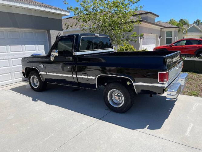 Chevrolet-C10-1986-Black