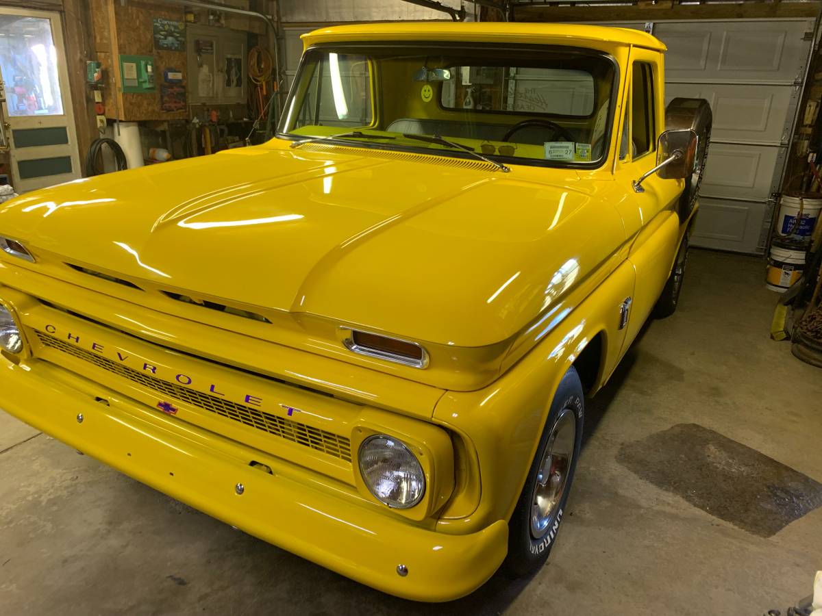 Chevrolet-C10-stepside-1964-yellow
