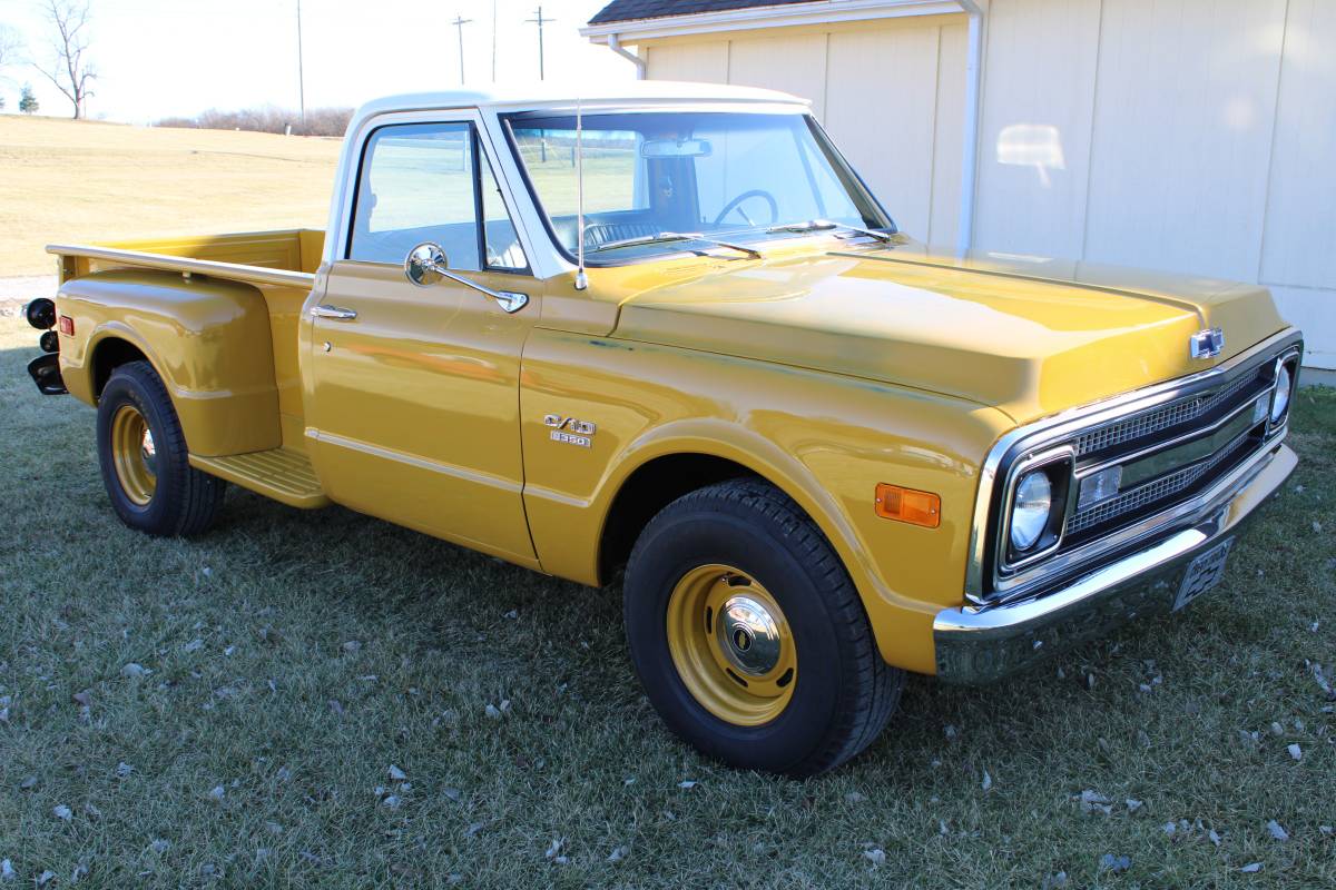 Chevrolet-C10-stepside-1970