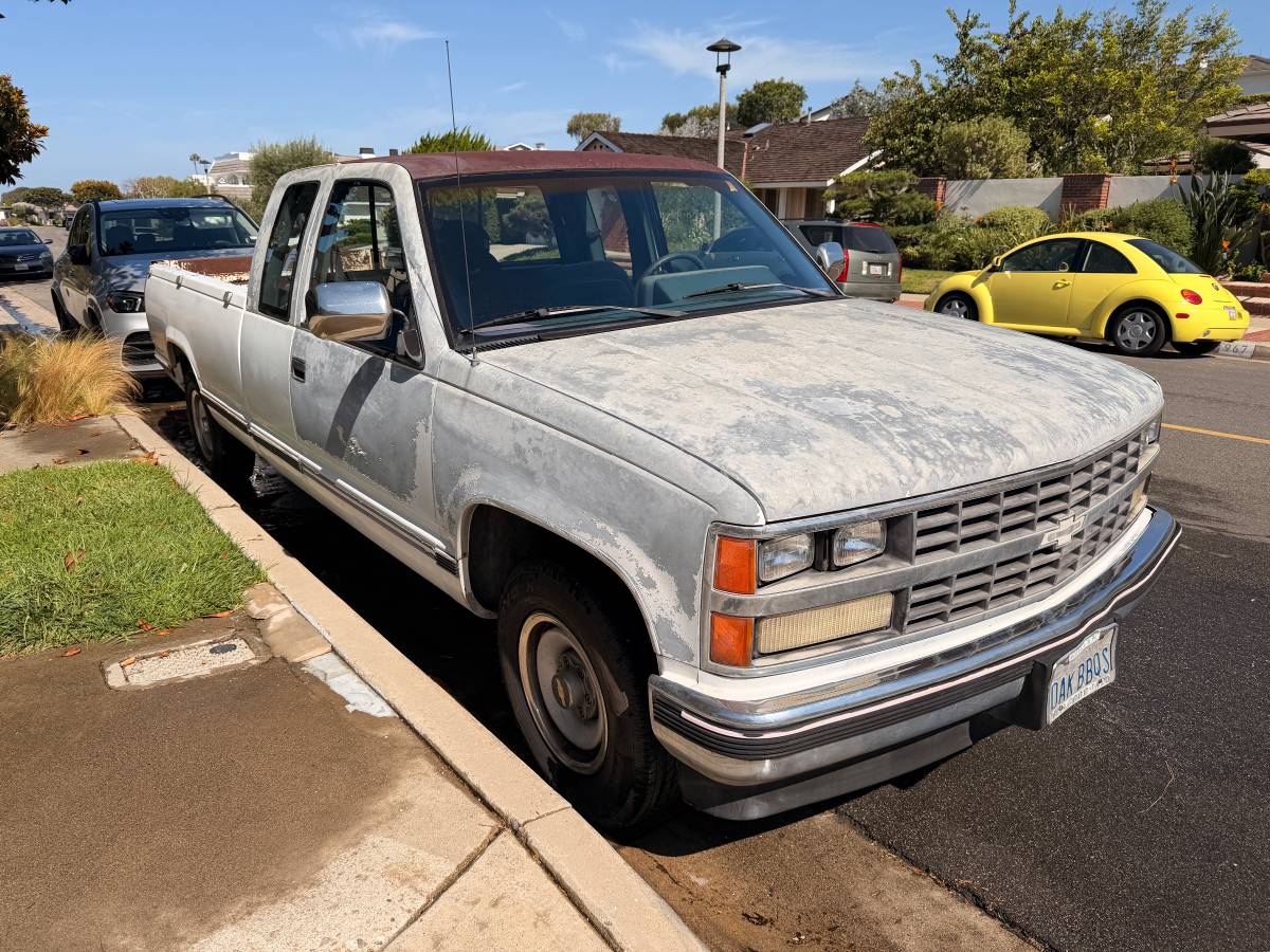 Chevrolet-C2500-1989-White