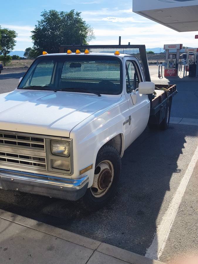 Chevrolet-C30-1986-white