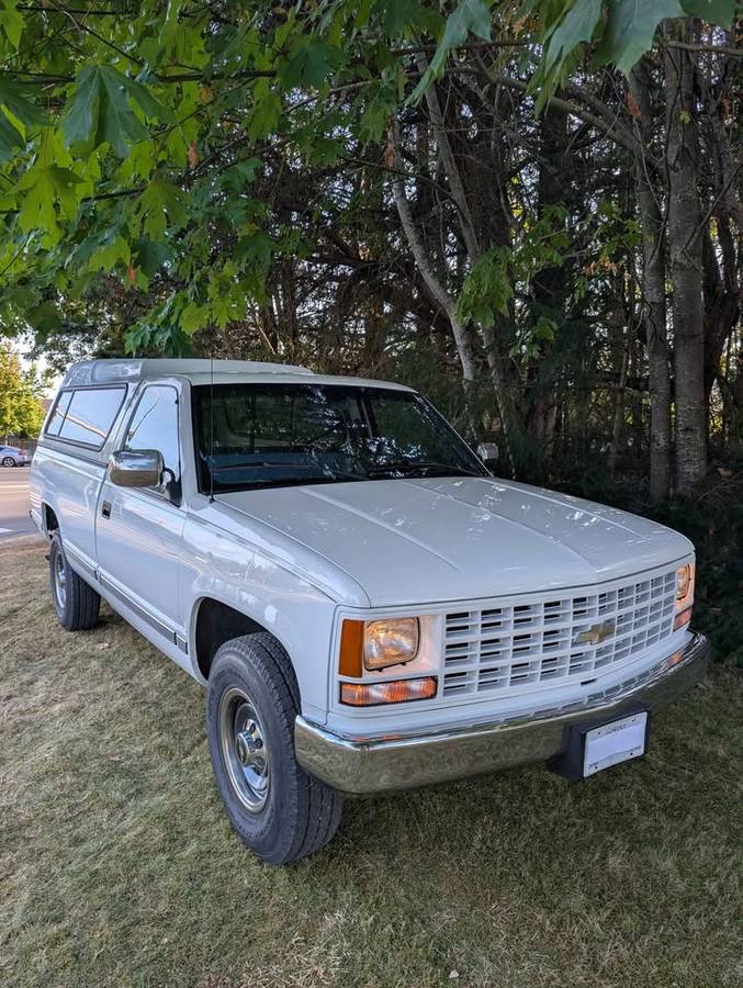 Chevrolet-C3500-silverado-cheyenne-edition-1990-white
