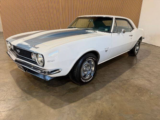 Chevrolet-Camaro-1967-White-Blue-Vinyl