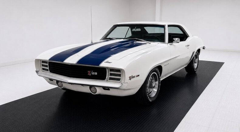 Chevrolet-Camaro-1969-Dover-White-Dark-Blue