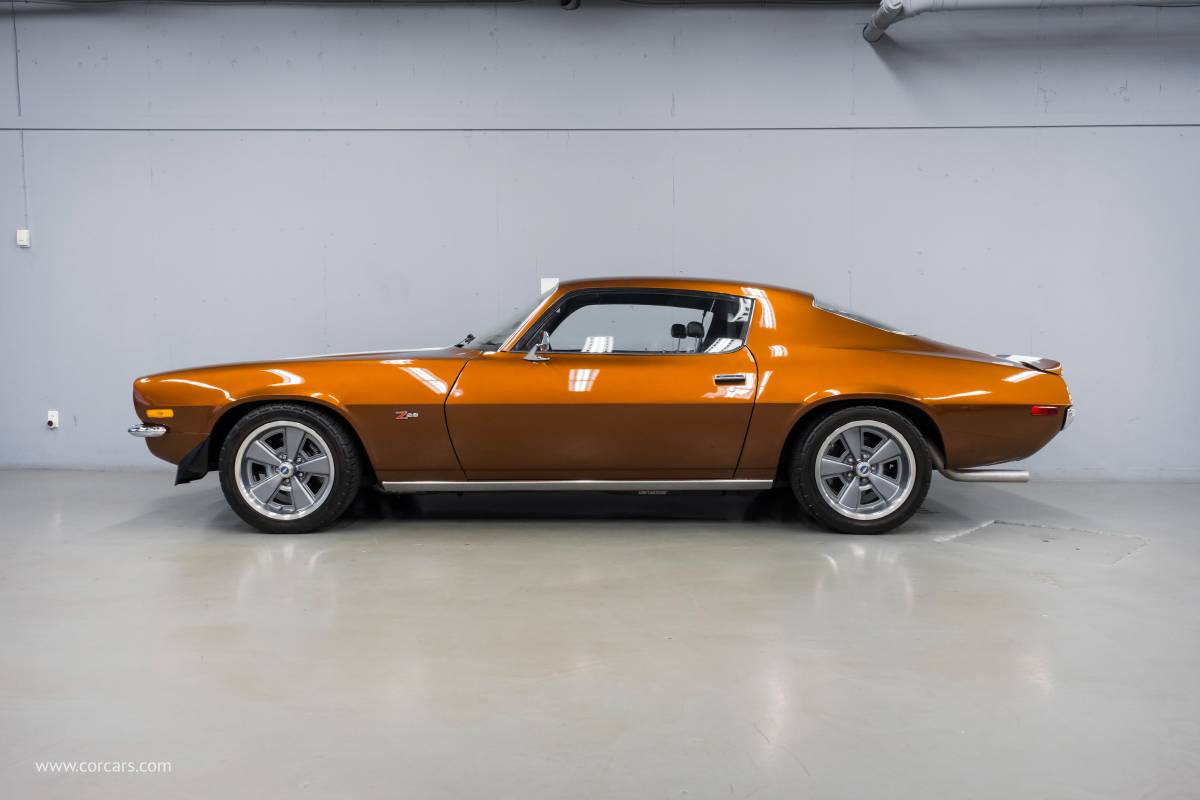 Chevrolet-Camaro-1970-brown
