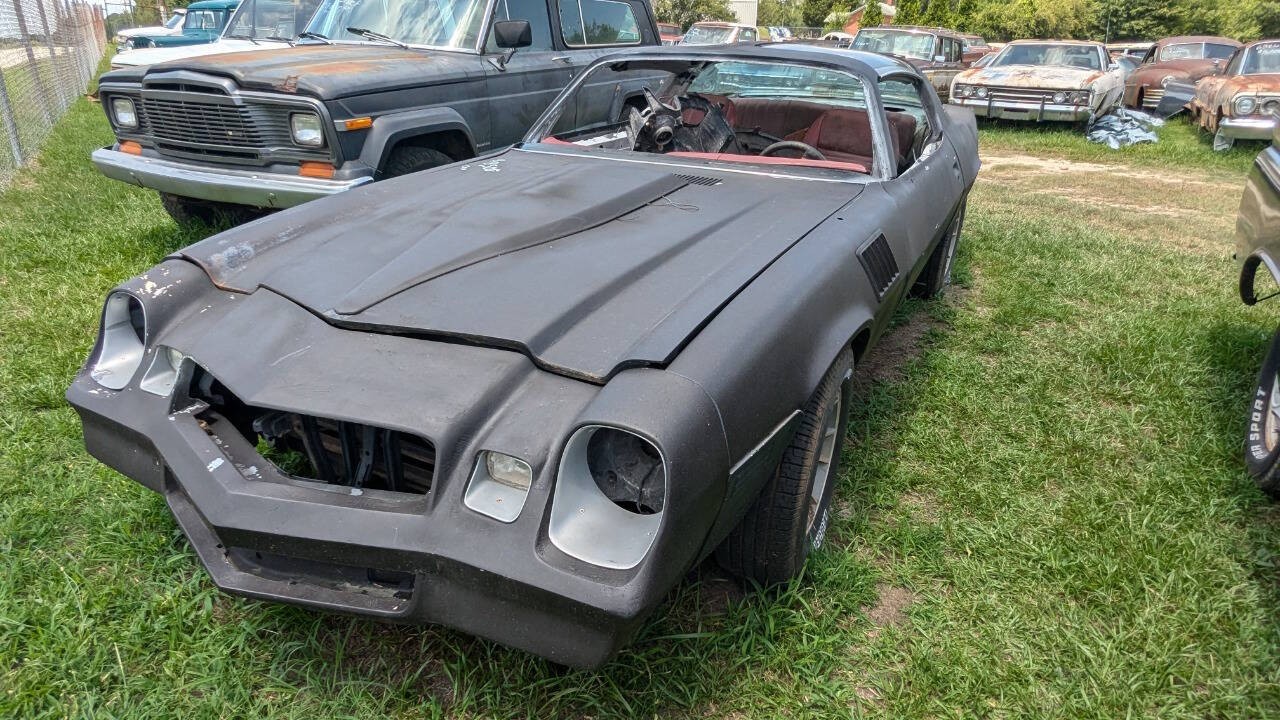 Chevrolet-Camaro-1980-Coupe-Burgundy