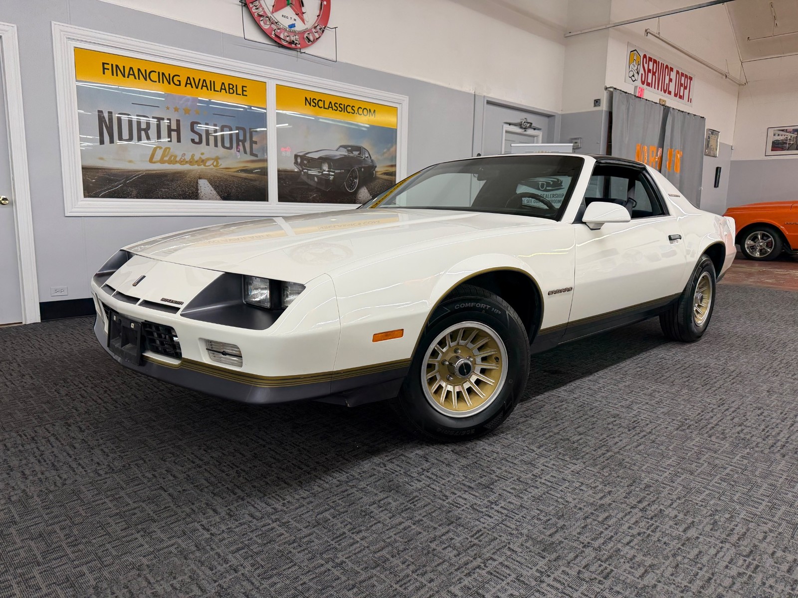 Chevrolet-Camaro-1986-White-Blue