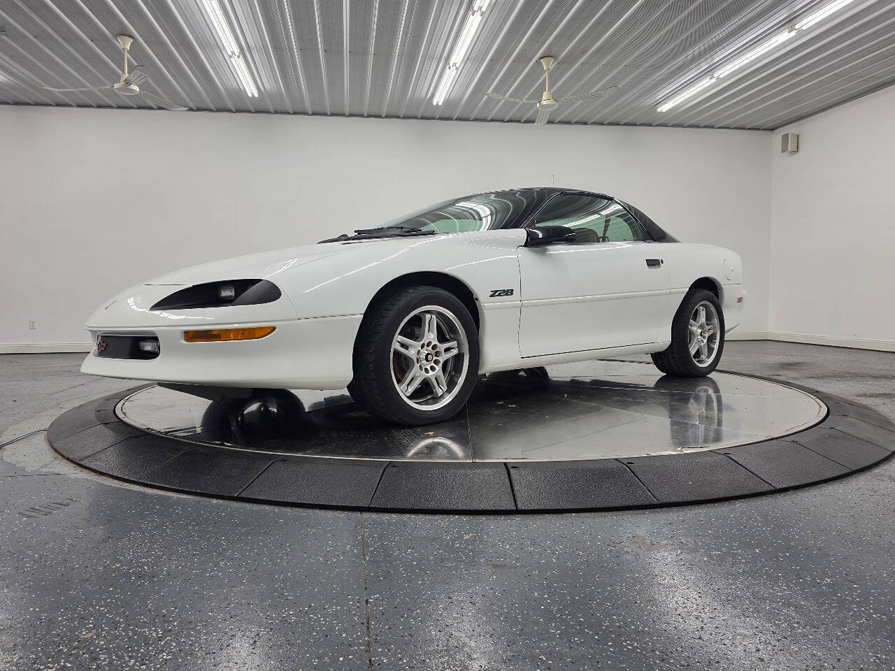 Chevrolet-Camaro-1995-Arctic-White