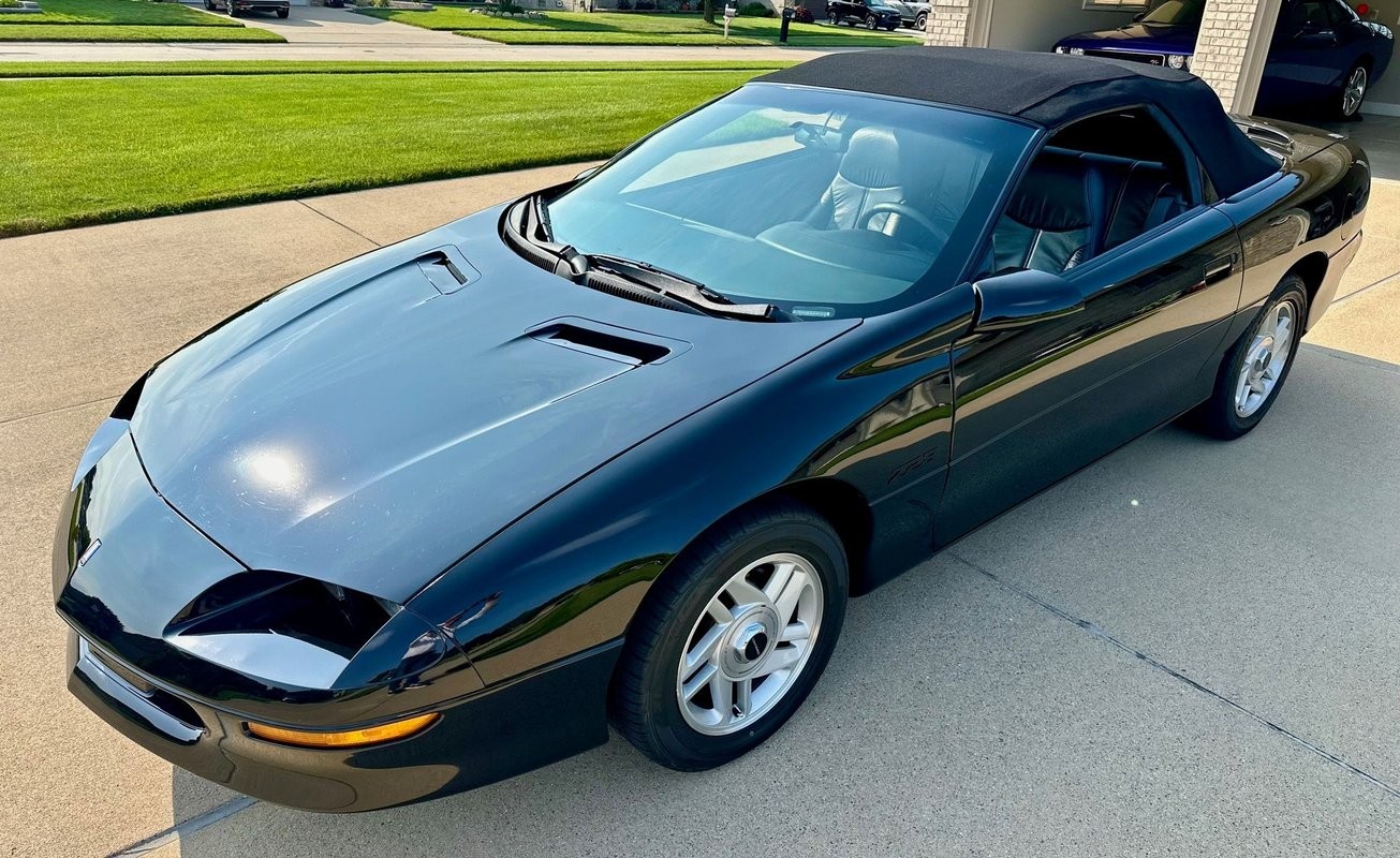 Chevrolet-Camaro-1995-Convertible-Black