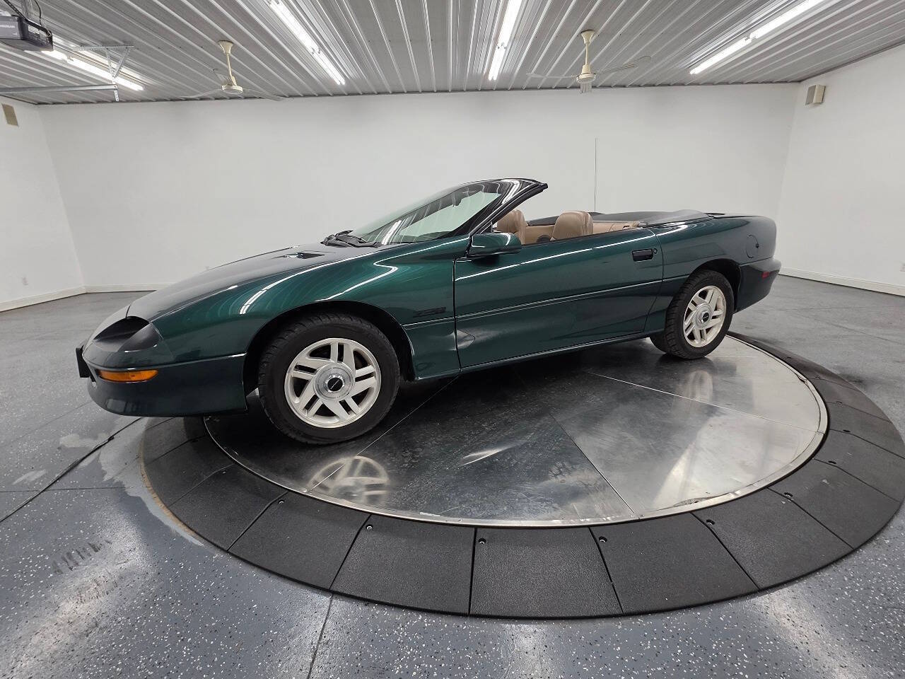 Chevrolet-Camaro-1995-Polo-Green-Metallic