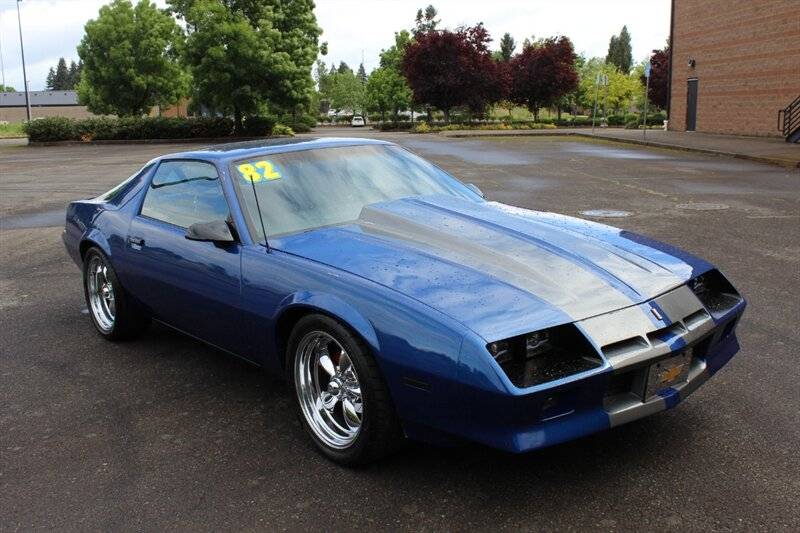 Chevrolet-Camaro-berlinetta-1982-blue
