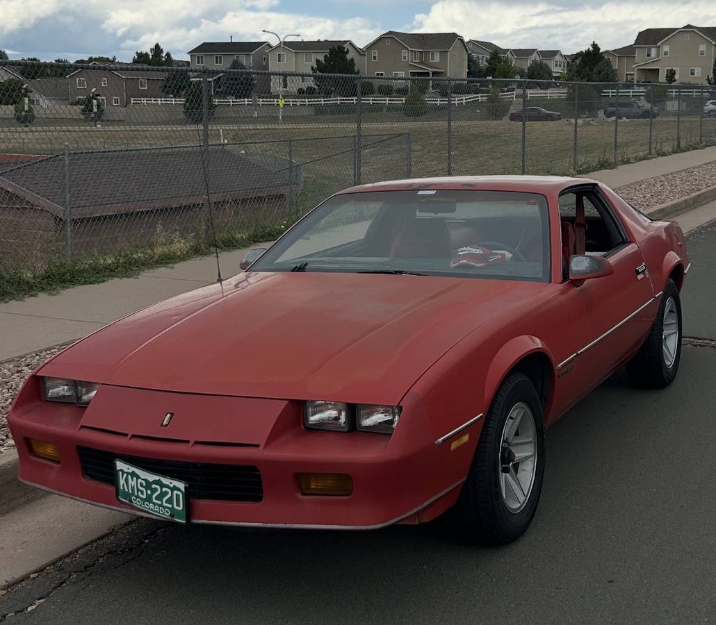 Chevrolet-Camaro-sport-1985-red