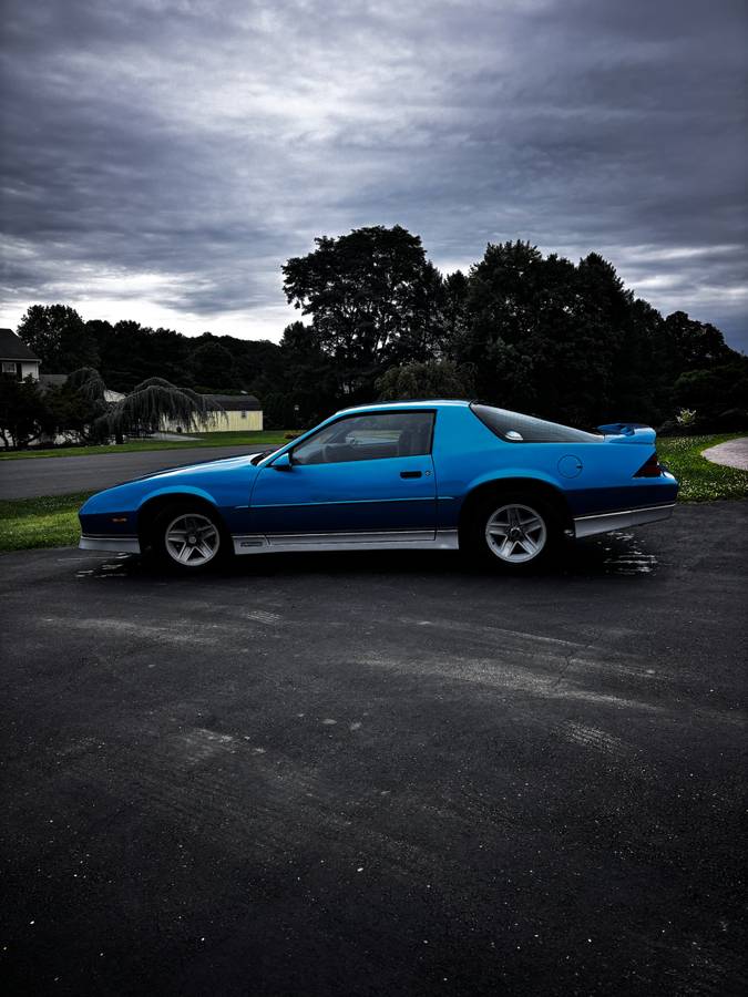 Chevrolet-Camaro-sport-1988-blue
