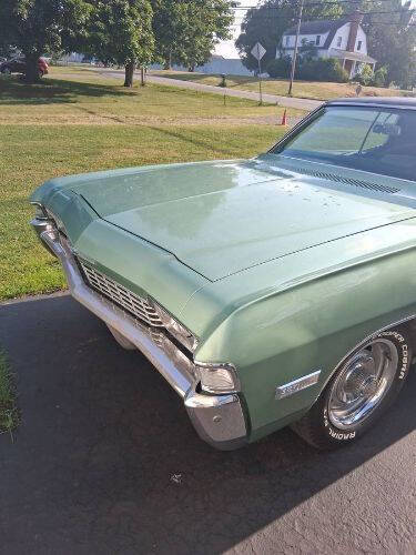 Chevrolet-Caprice-1968-GreenBlack-Vinyl-Top