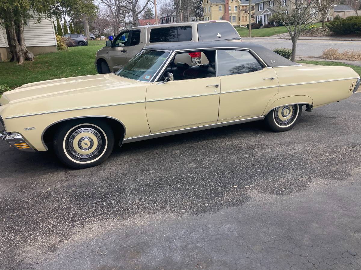 Chevrolet-Caprice-1970-yellow