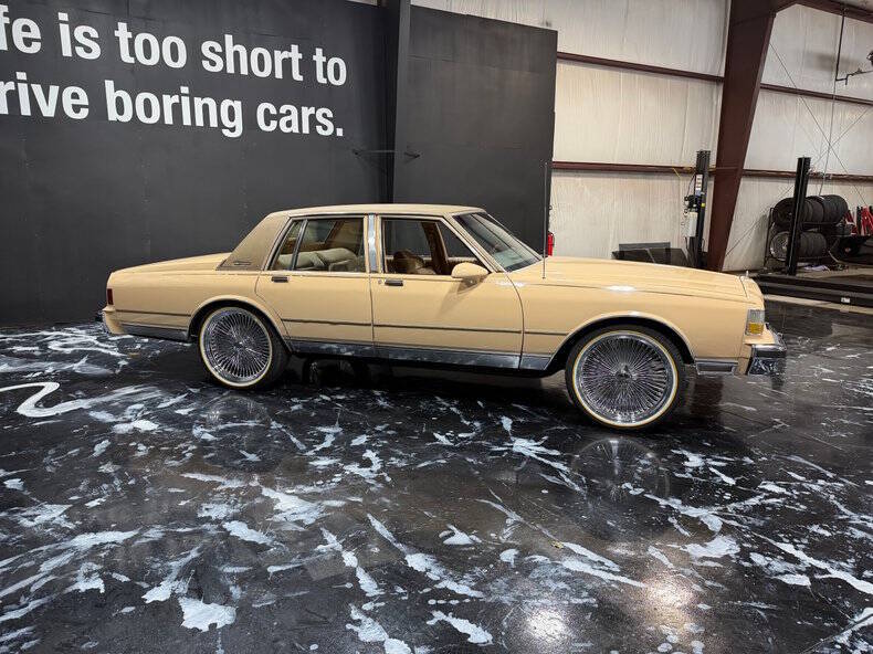 Chevrolet-Caprice-1988