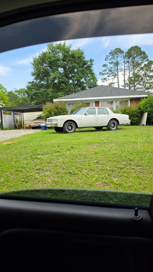 Chevrolet-Caprice-1990-white