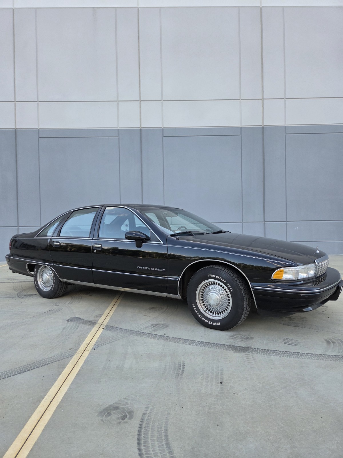 Chevrolet-Caprice-1991-Sedan