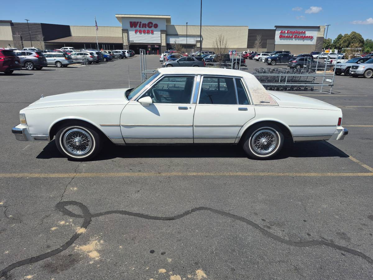Chevrolet-Caprice-classic-1989-White