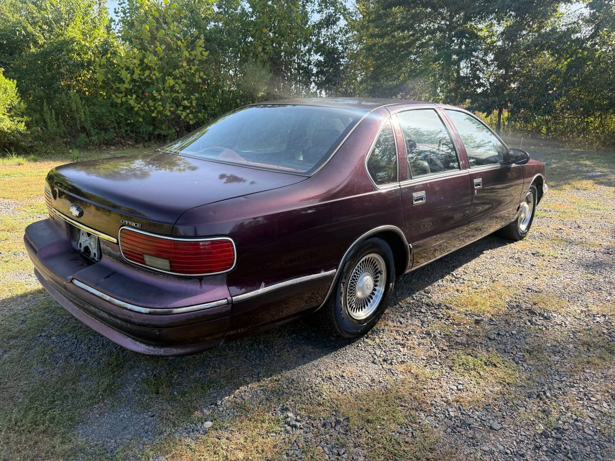 Chevrolet-Caprice-classic-1995