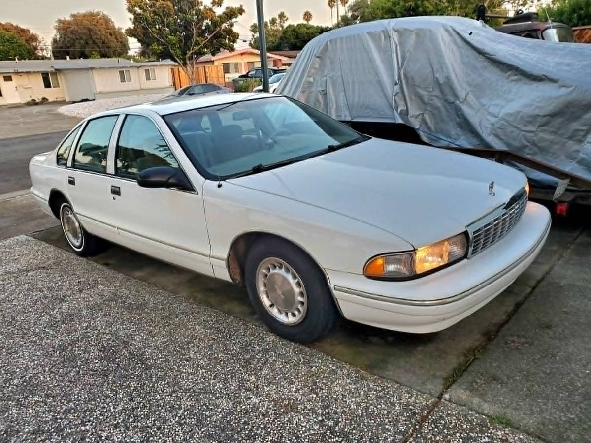 Chevrolet-Caprice-classic-1996-White